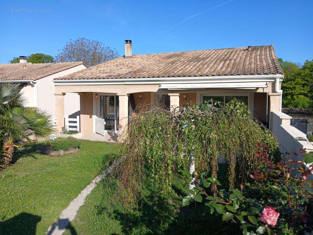 Maison à CHAMPNIERS