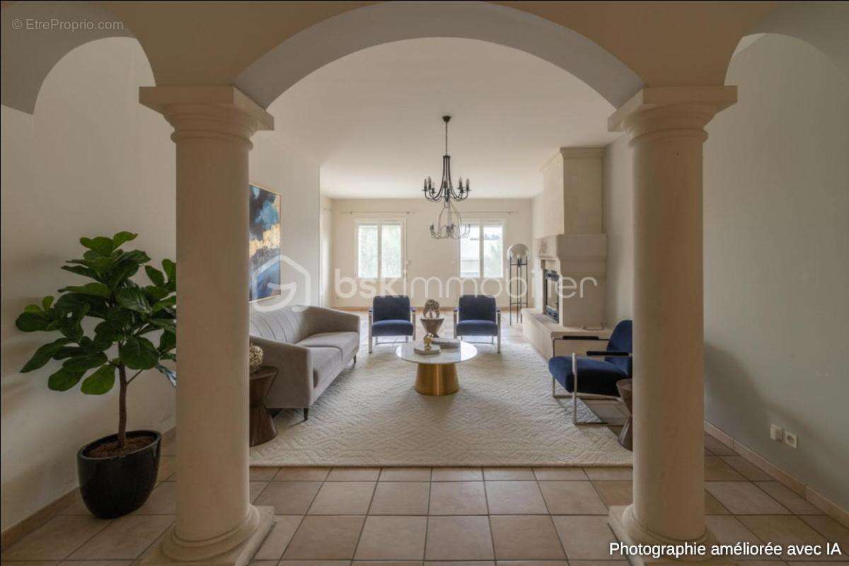 Belle villa de plain-pied avec annexes et piscine - photo 6