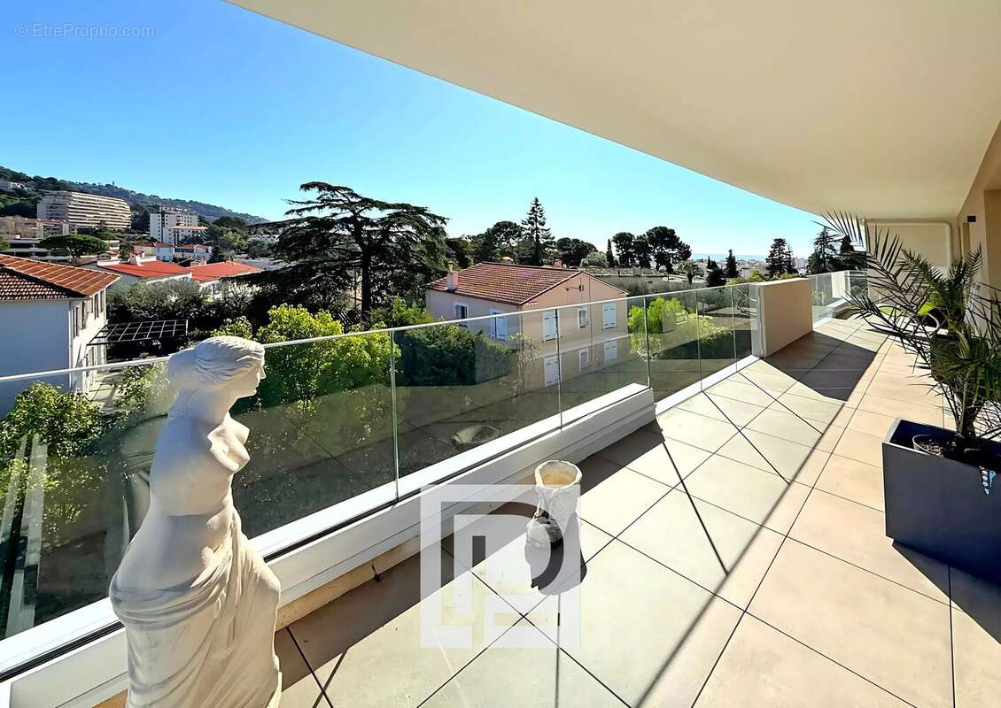 Appartement à LE CANNET