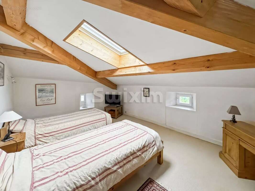 Maison à SAINT-APOLLINAIRE-DE-RIAS