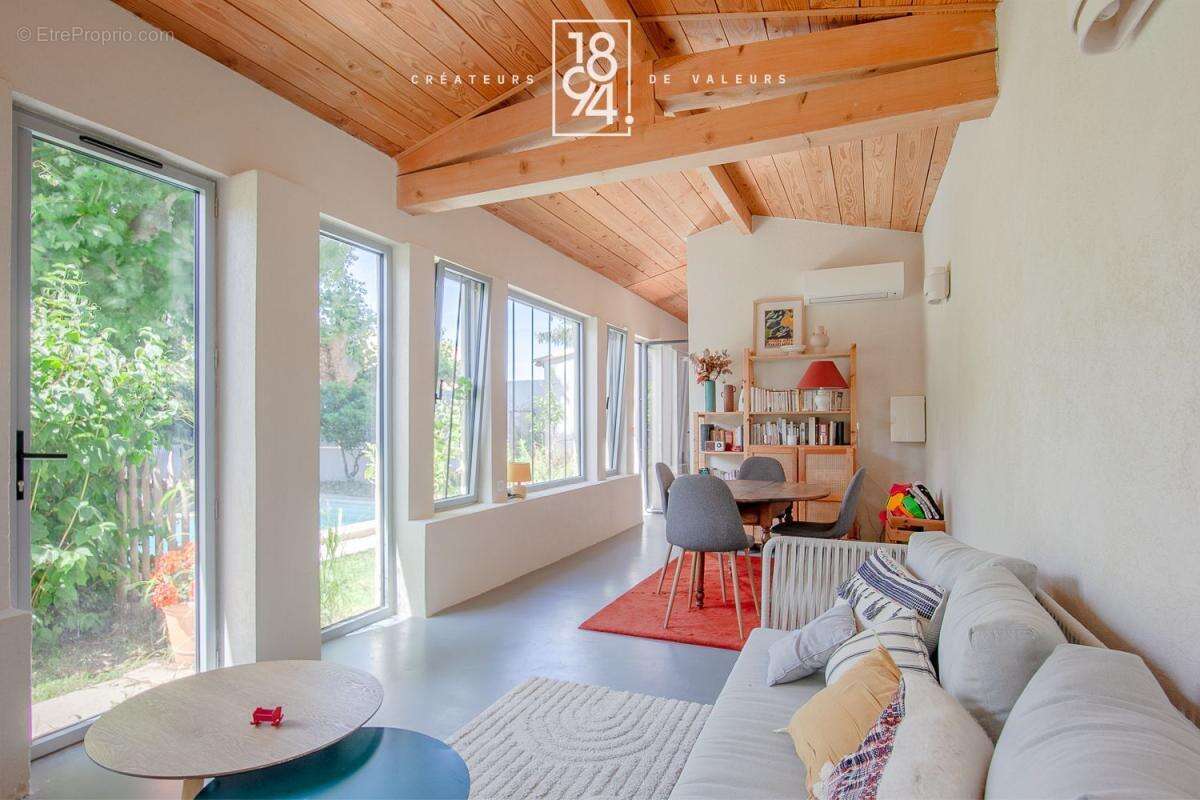 Maison T4 à vendre Saint-Victoret Pas des Lanciers (13730)  130 m²  Dépendance I Piscine I Jardin - photo 19