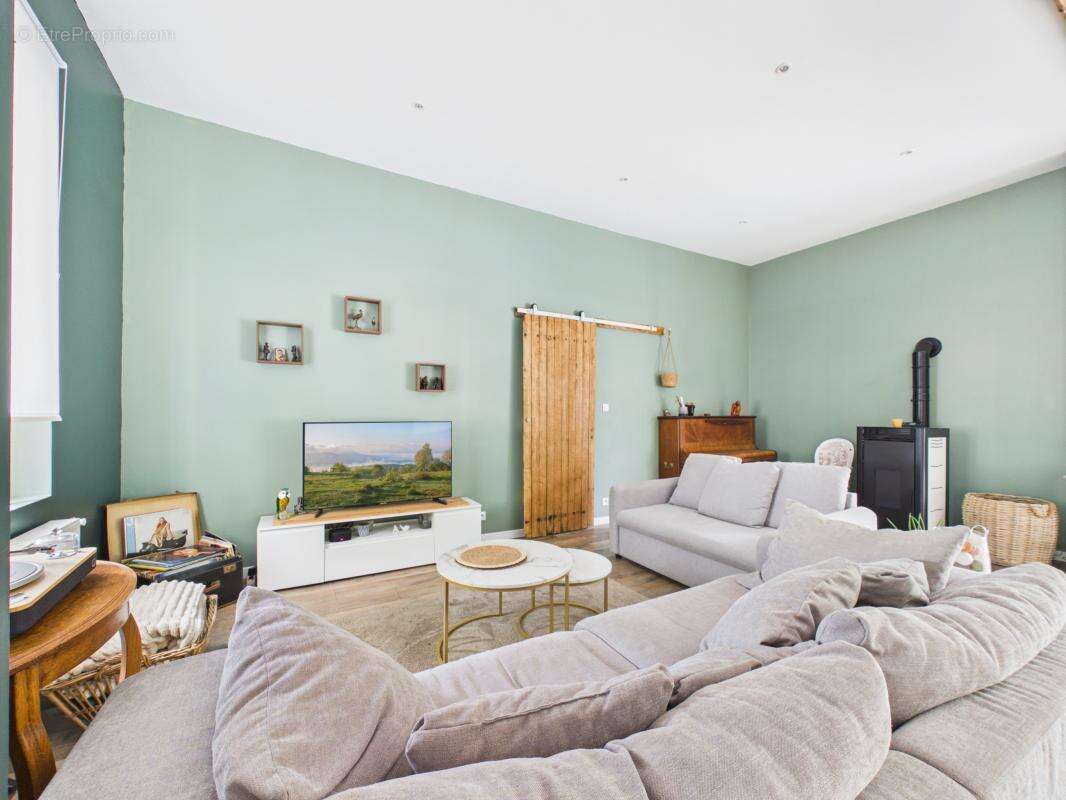 Maison 280 m² à Vieux-Conde  - photo 7