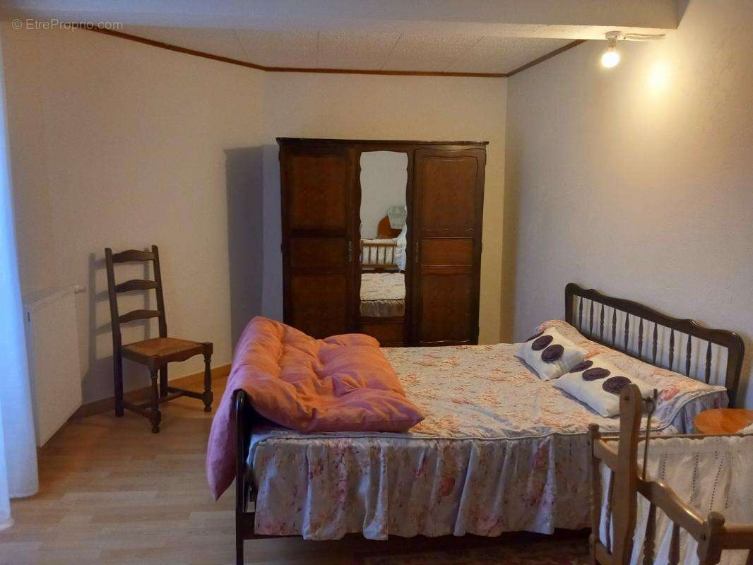 Maison à VIC-FEZENSAC