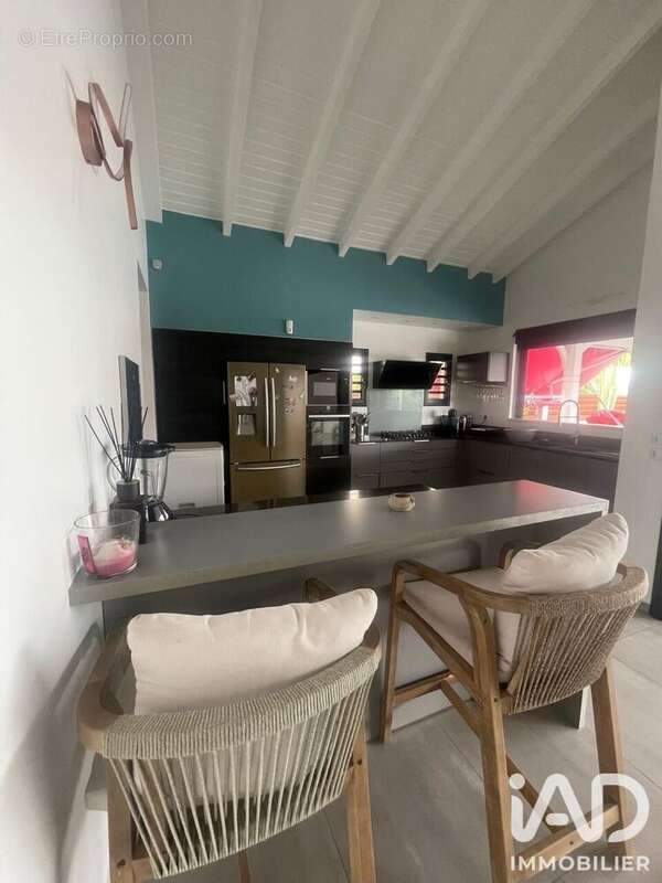 Maison 174 m² à Saint-Francois  - photo 4