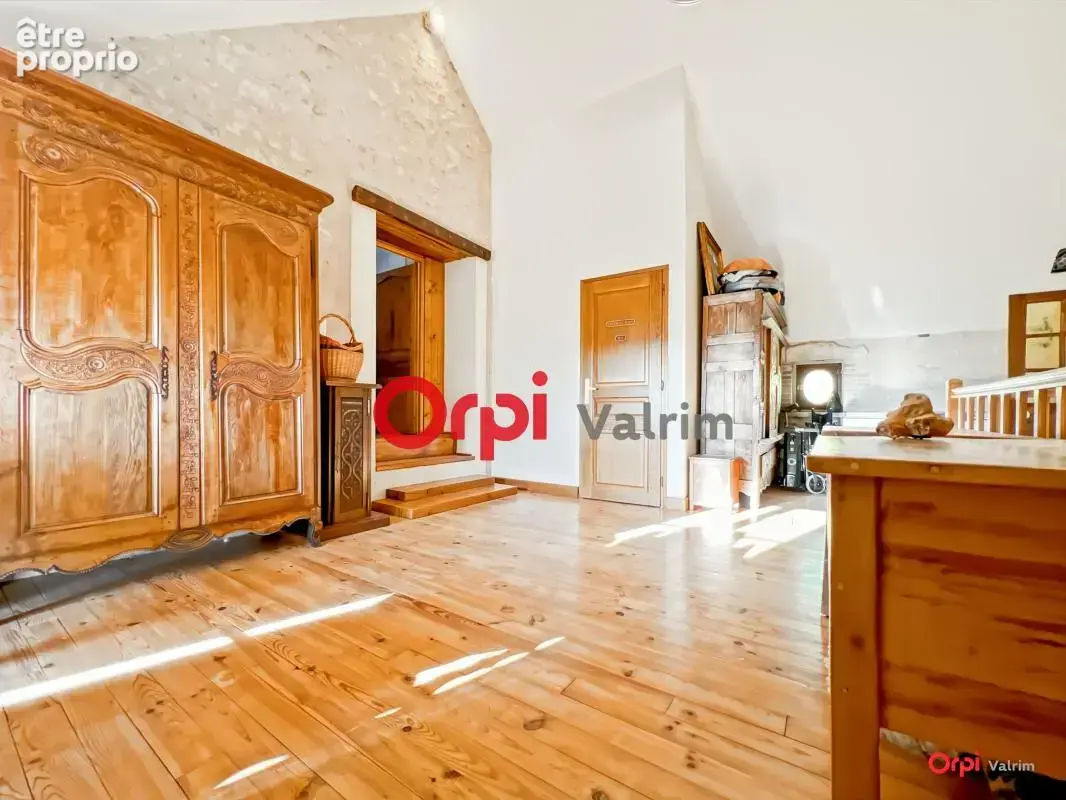  Longère d'exception : 315 m² de charme et 7 300 m² de liberté près de Josnes  - photo 11