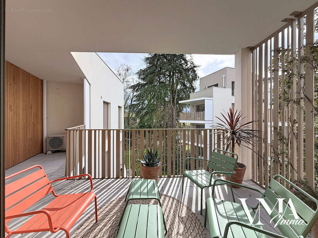 Appartement à COLLONGES-AU-MONT-D'OR