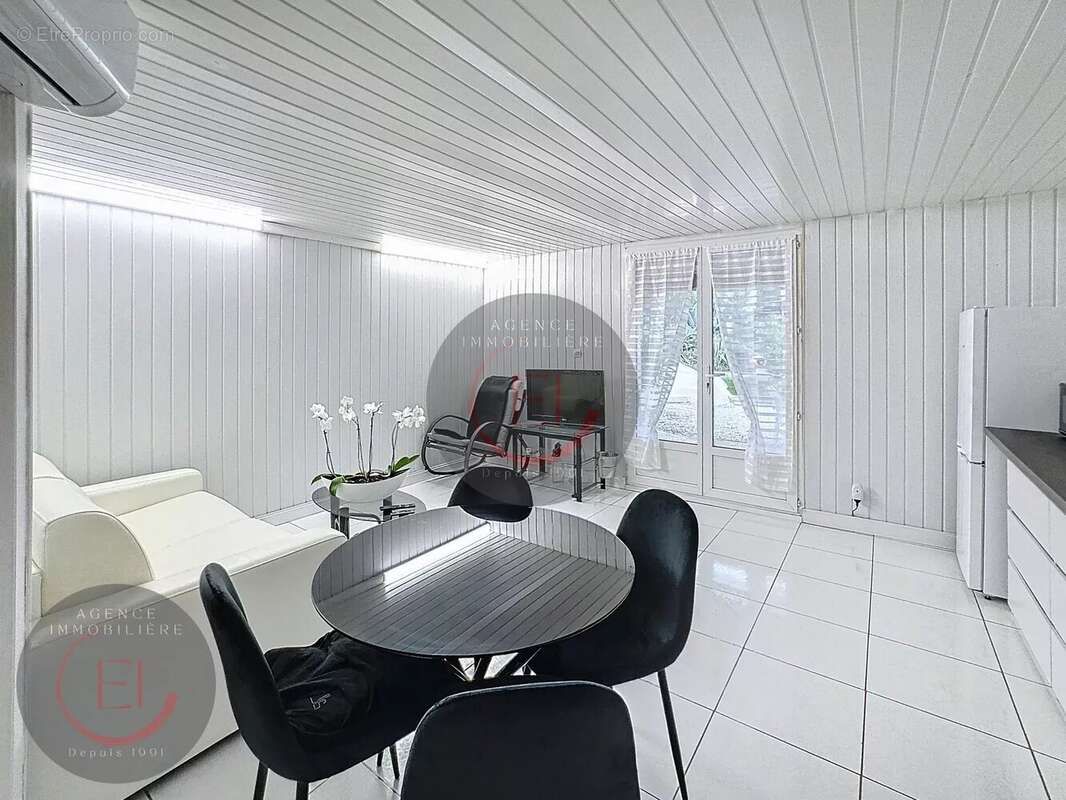 Appartement à LES ADRETS-DE-L&#039;ESTEREL