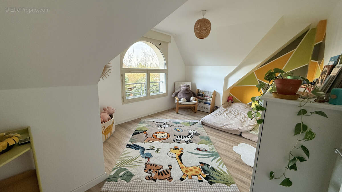 Maison à NEAUPHLE-LE-VIEUX