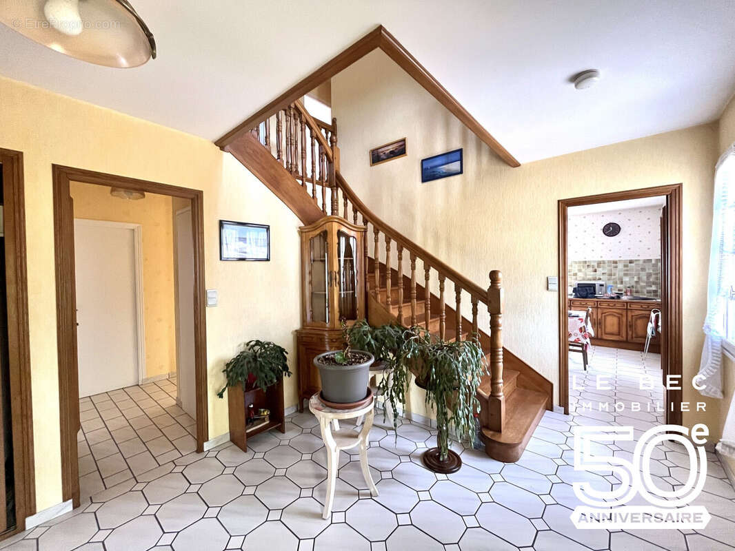 Maison 179 m² à Vannes  - photo 2