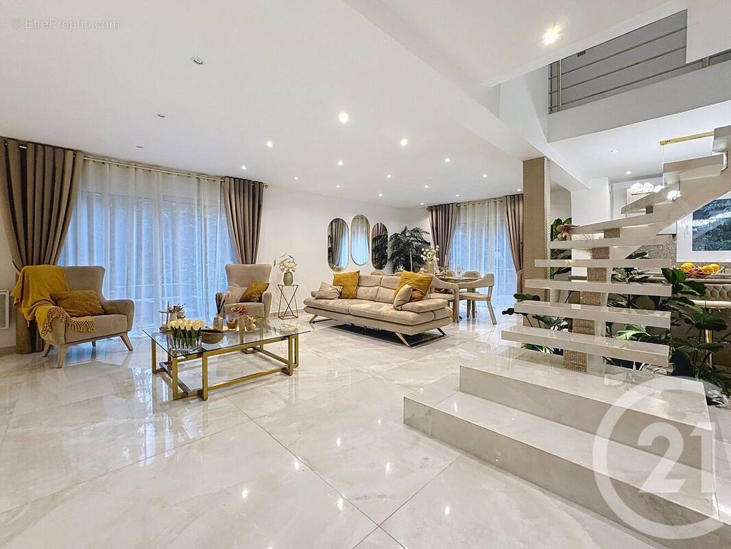 Photo 1 - Maison à THIAIS