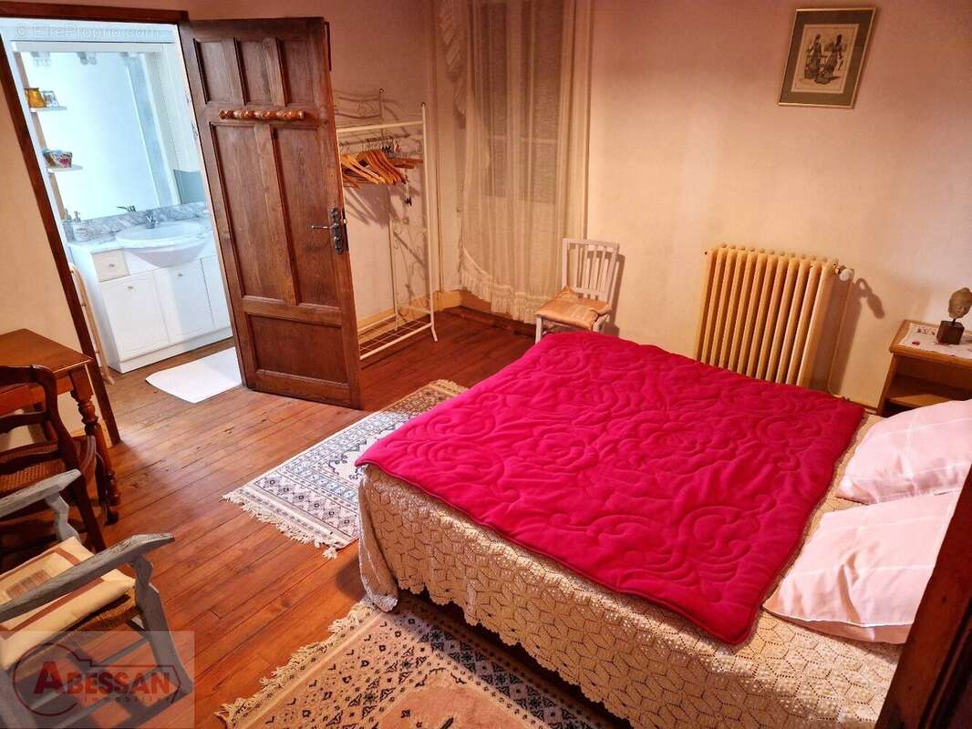 Maison à SAINT-PIERRE-DE-TRIVISY