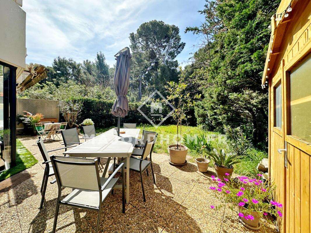 Appartement à MARSEILLE-8E