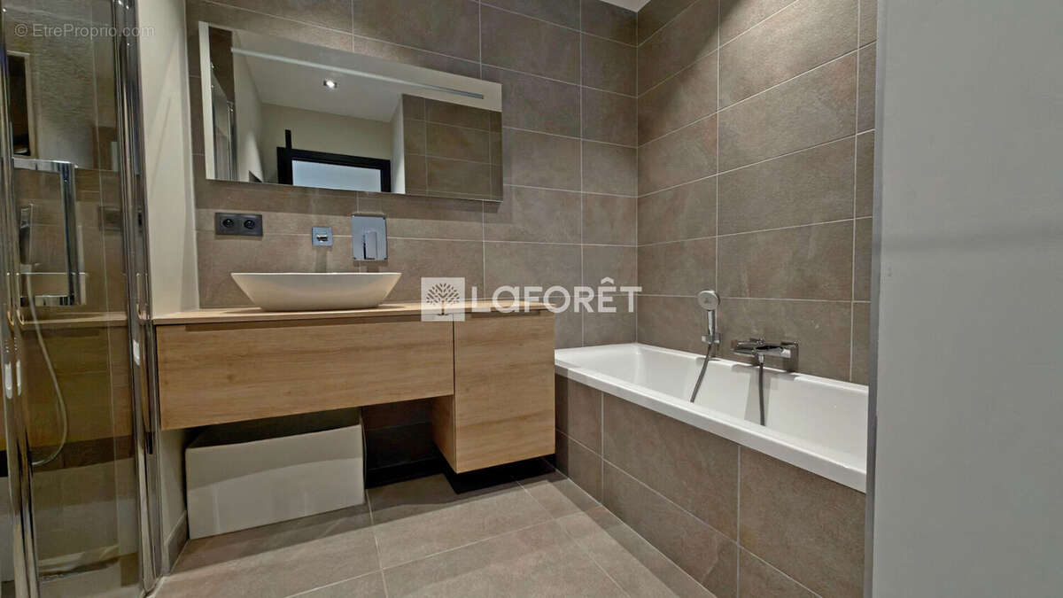 Appartement 5 pièces lumineux à vendre à Mercury - Rare sur le marché ! - photo 12