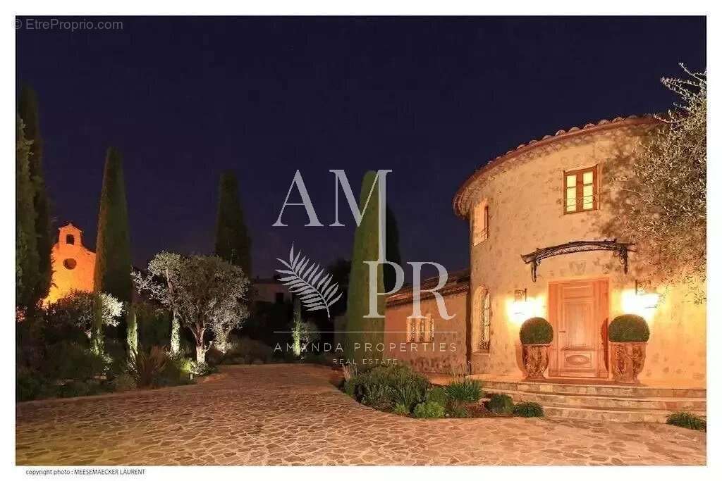 Maison à MOUGINS