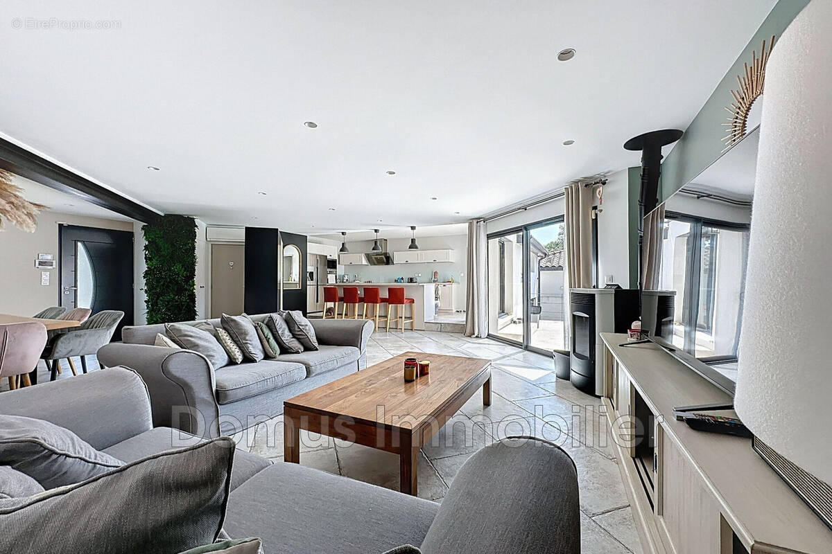 Maison à JONQUERETTES