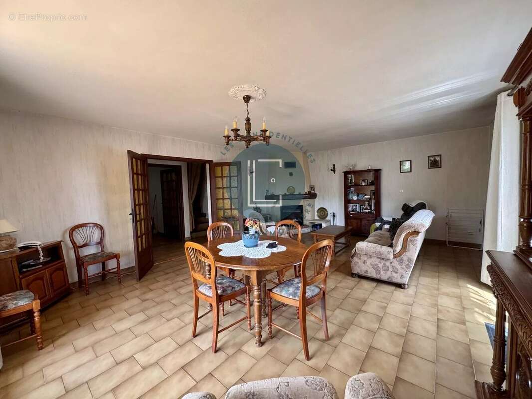 Maison à CASTRIES