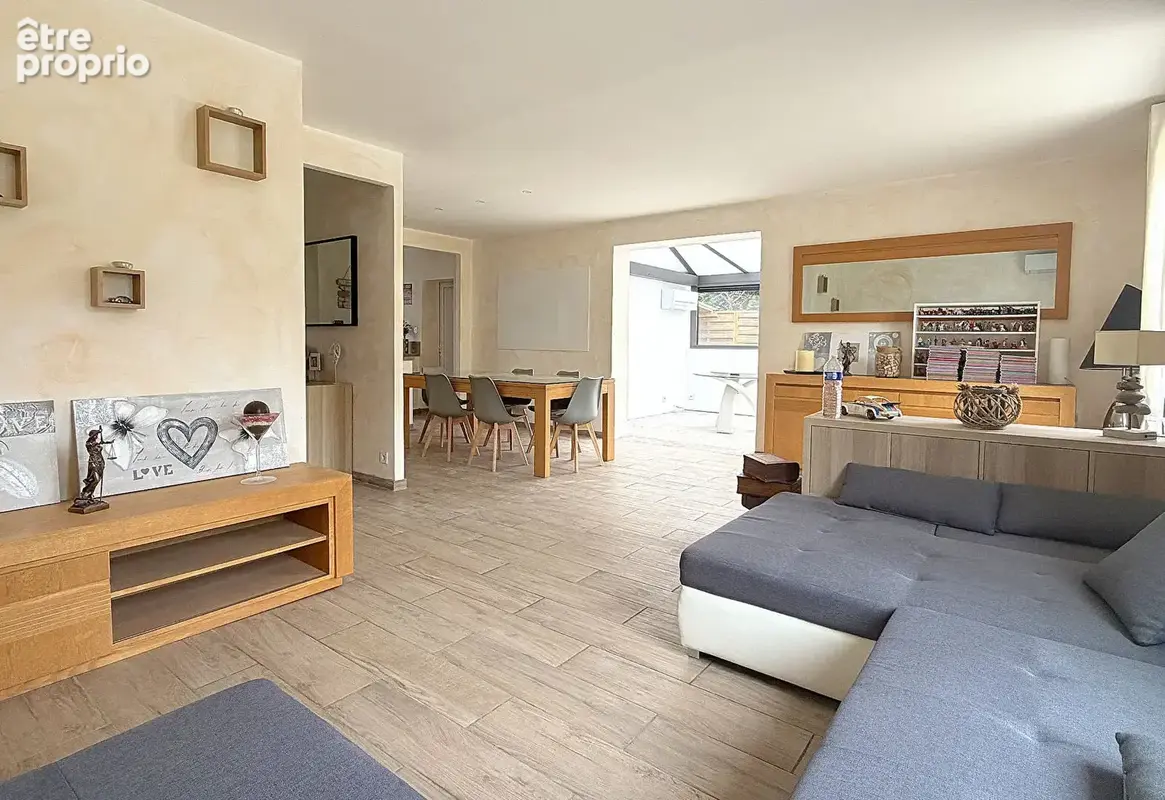 Maison Voisins Le Bretonneux 6 pièce(s) 135 m2 - photo 4