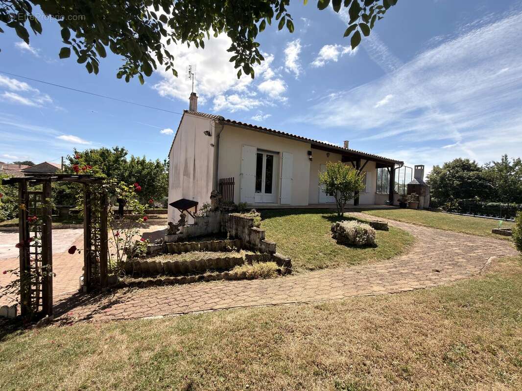 Maison à VILLEFAGNAN