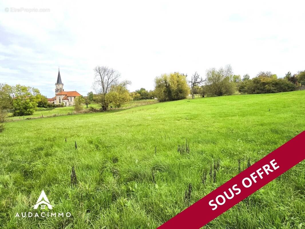 Terrain à LESMENILS