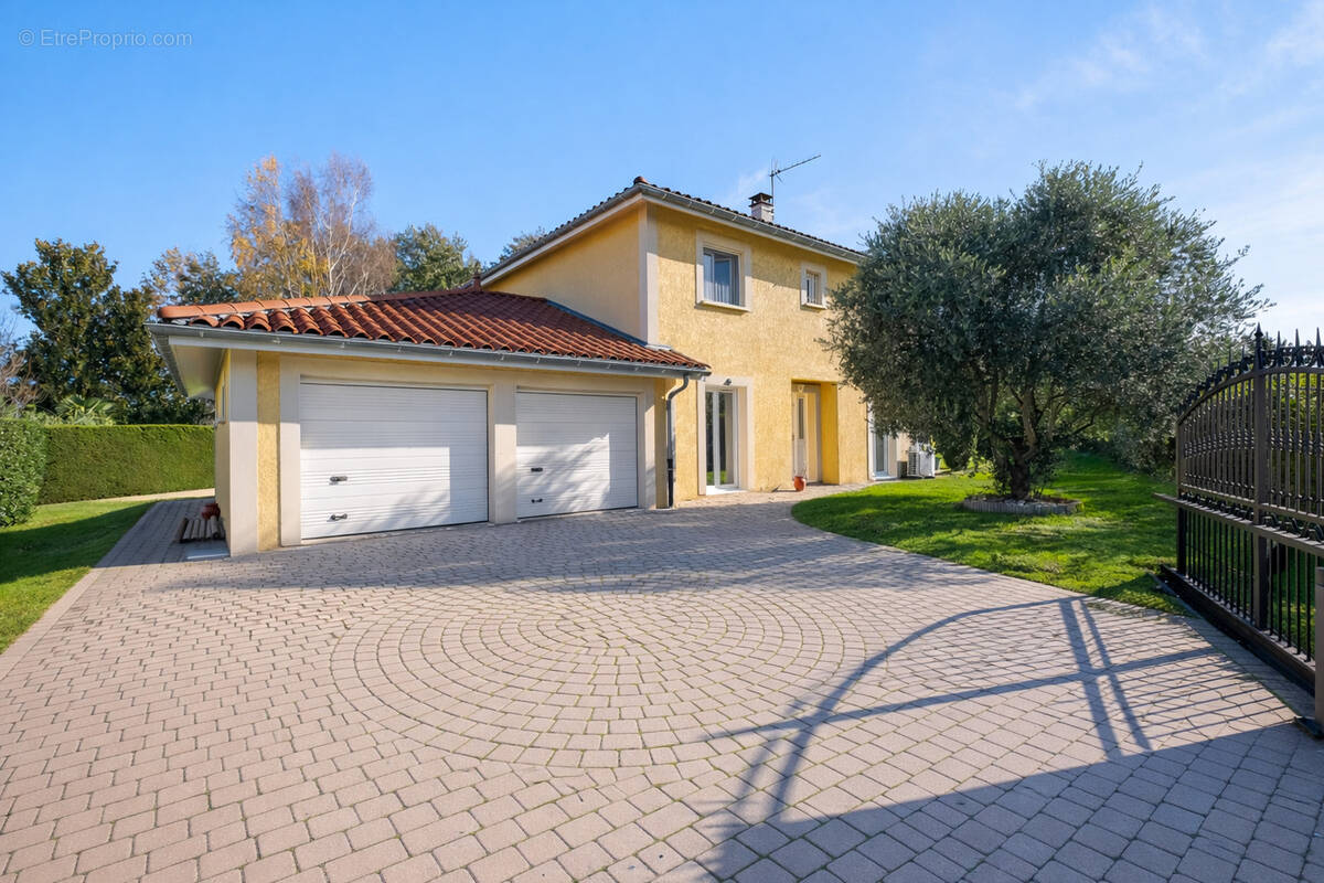 Photo 1 - Maison à SIMANDRES