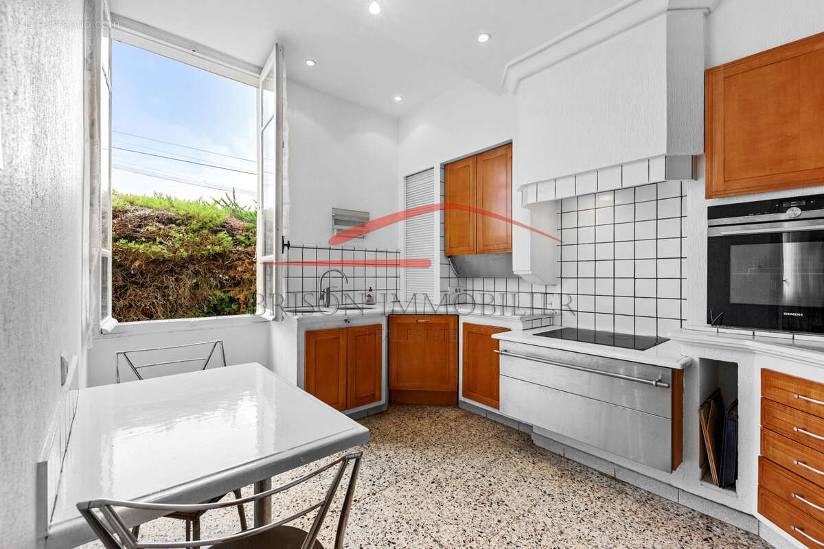 Maison à SAINT-LAURENT-DU-VAR