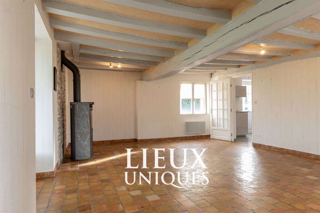 Maison à PRUNAY-CASSEREAU