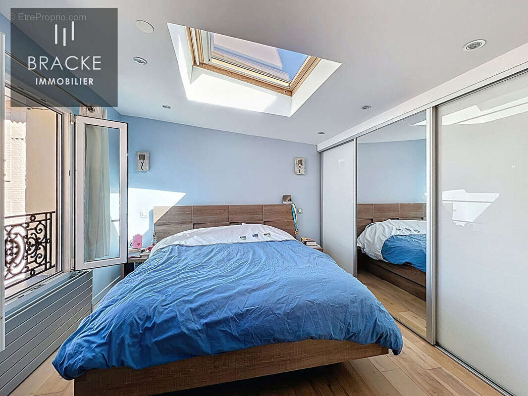 Maison à COURBEVOIE