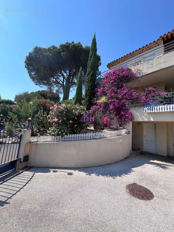 Appartement à BORMES-LES-MIMOSAS