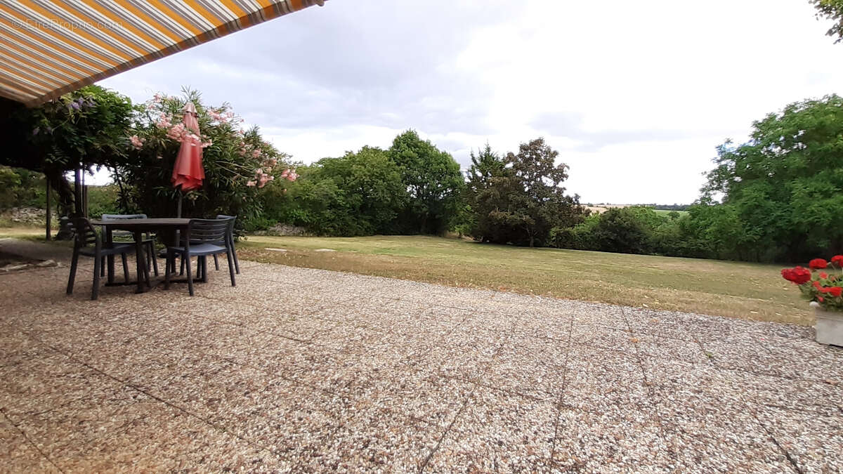 Maison à SAINTE-OUENNE