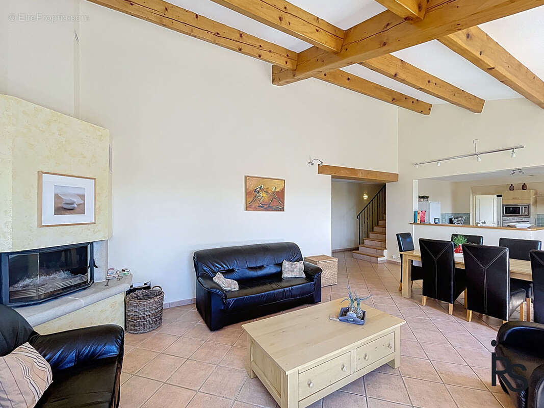 Maison à SAINT-ETIENNE-DE-BOULOGNE