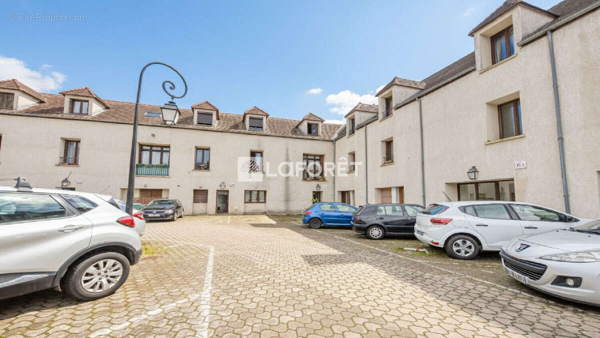 Appartement à OZOIR-LA-FERRIERE