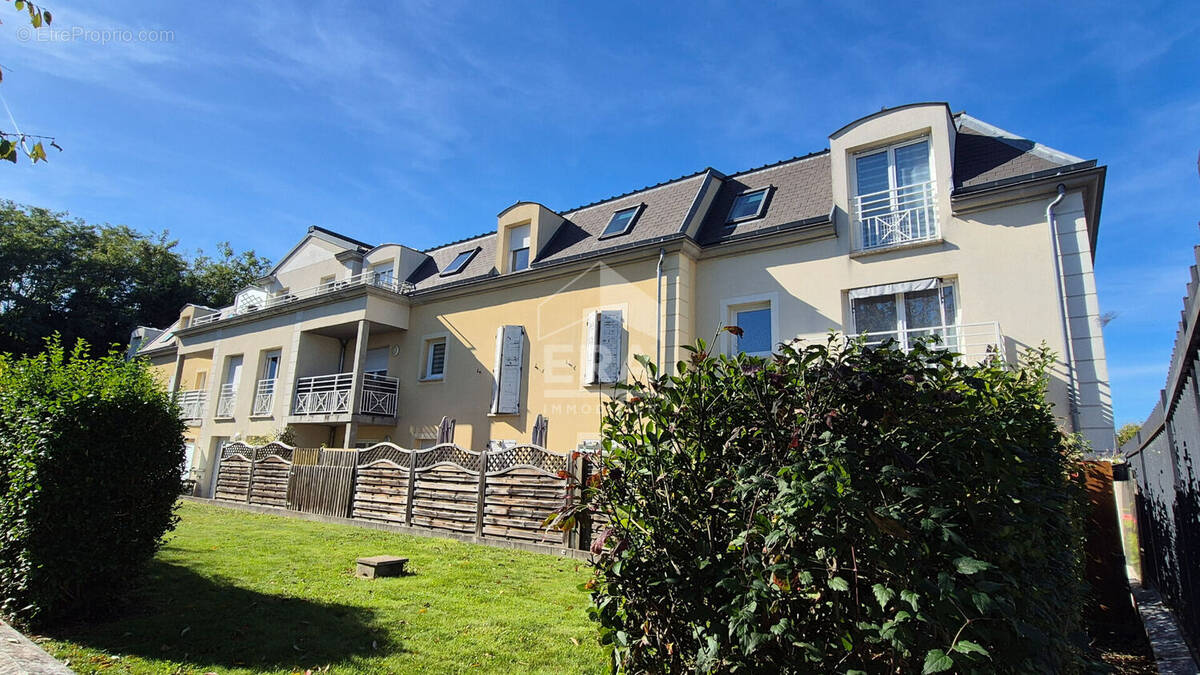 Appartement à BRIE-COMTE-ROBERT