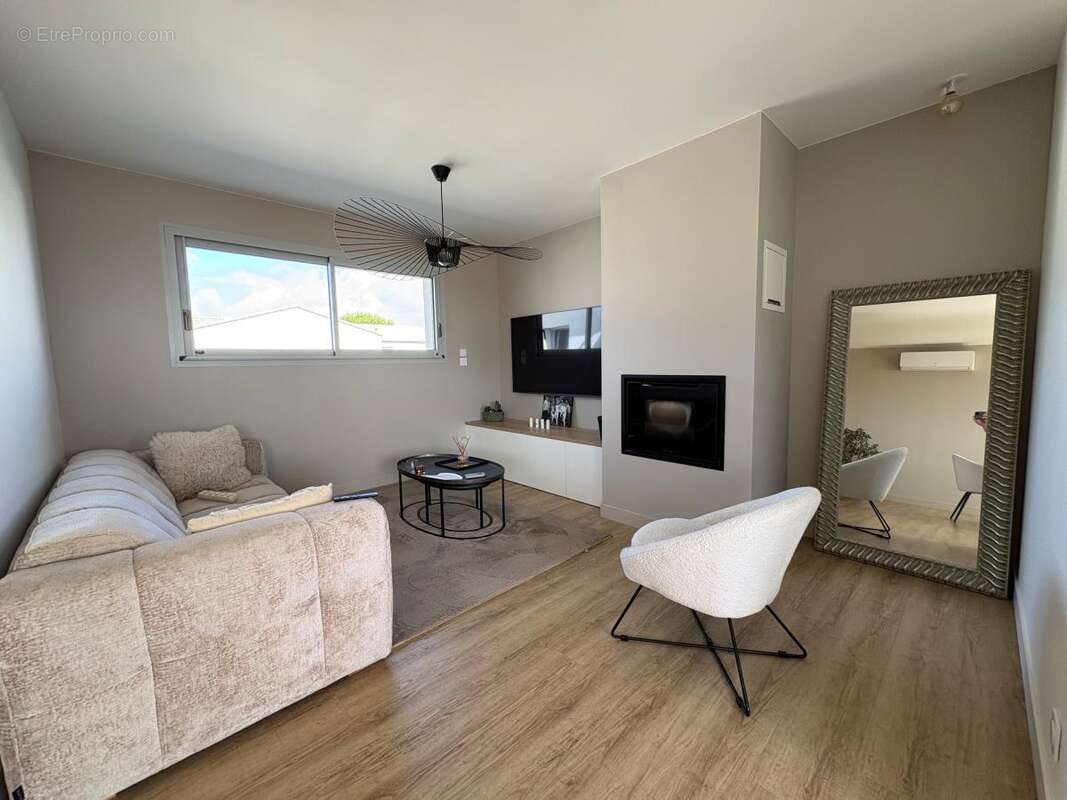 Maison 114 m² à Chauray  - photo 4