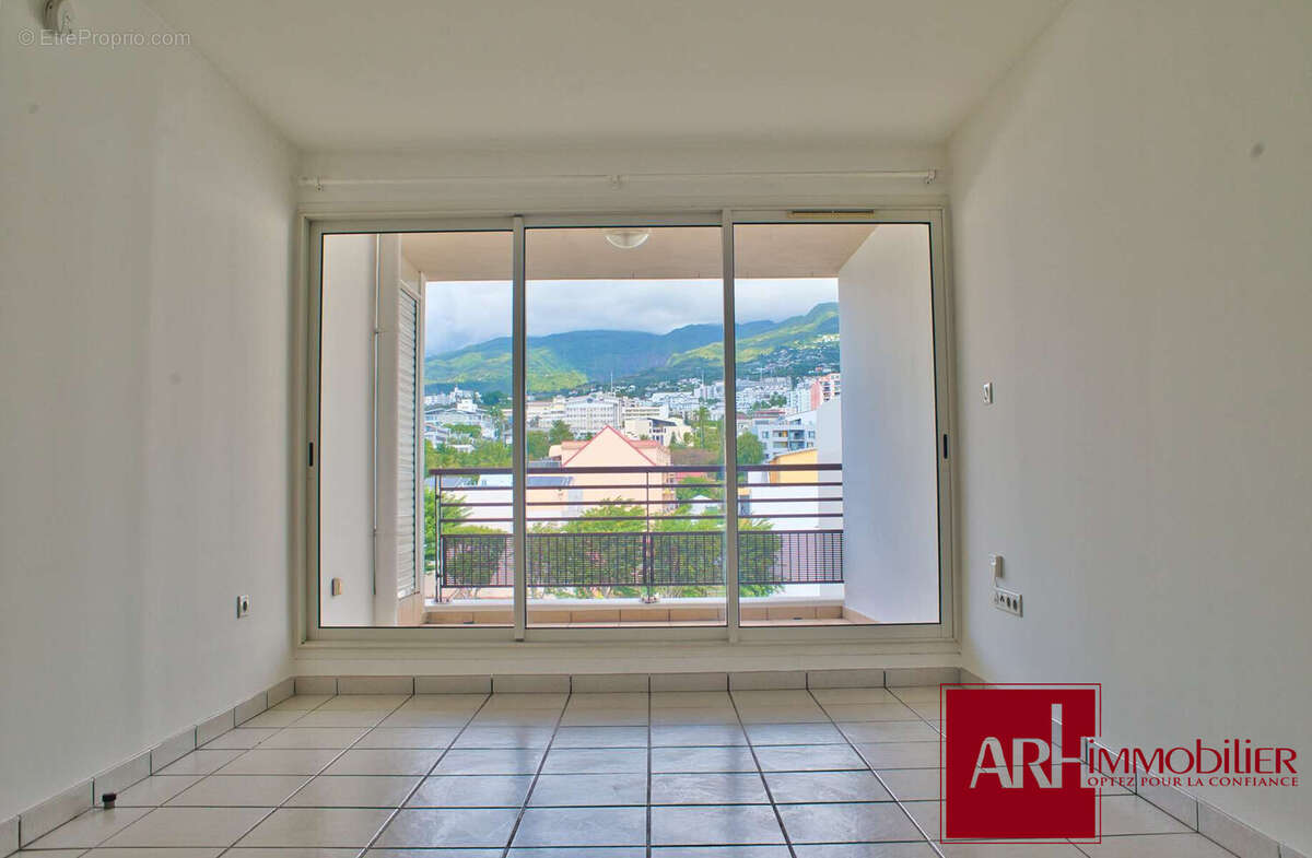 Appartement à SAINT-DENIS