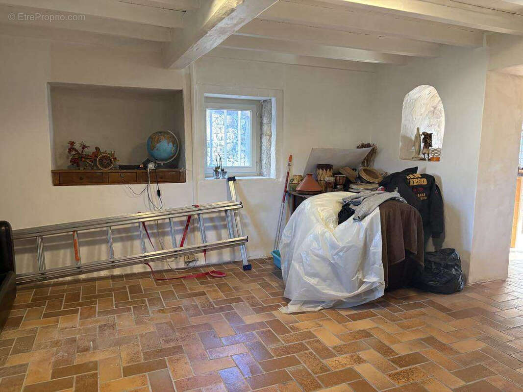 Maison à POULE-LES-ECHARMEAUX