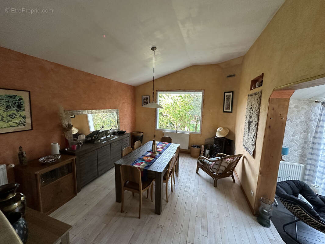 Marmande à quelques pas de toutes les commodités, villa 167m2 avec jardin et garage. - photo 3