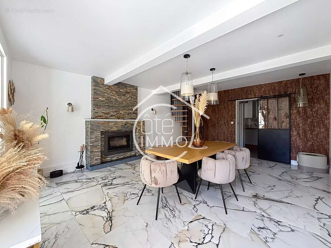 Maison à SAINT-EMILION