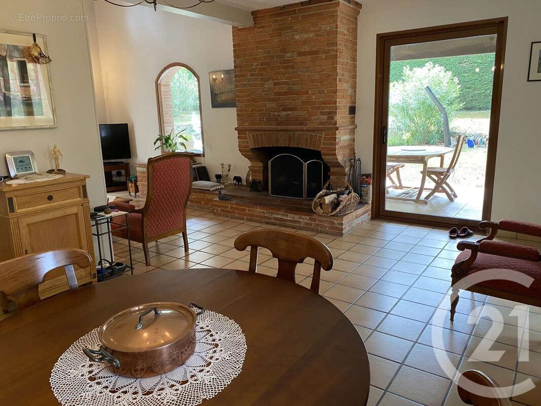 Maison 156 m² à Goyrans  - photo 2