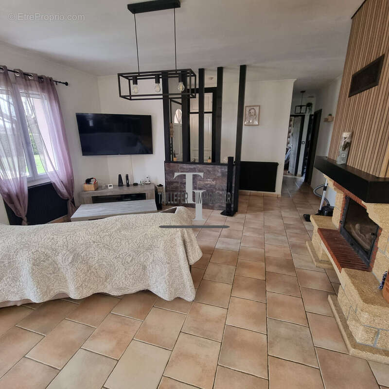 Maison à SAINT-ASTIER