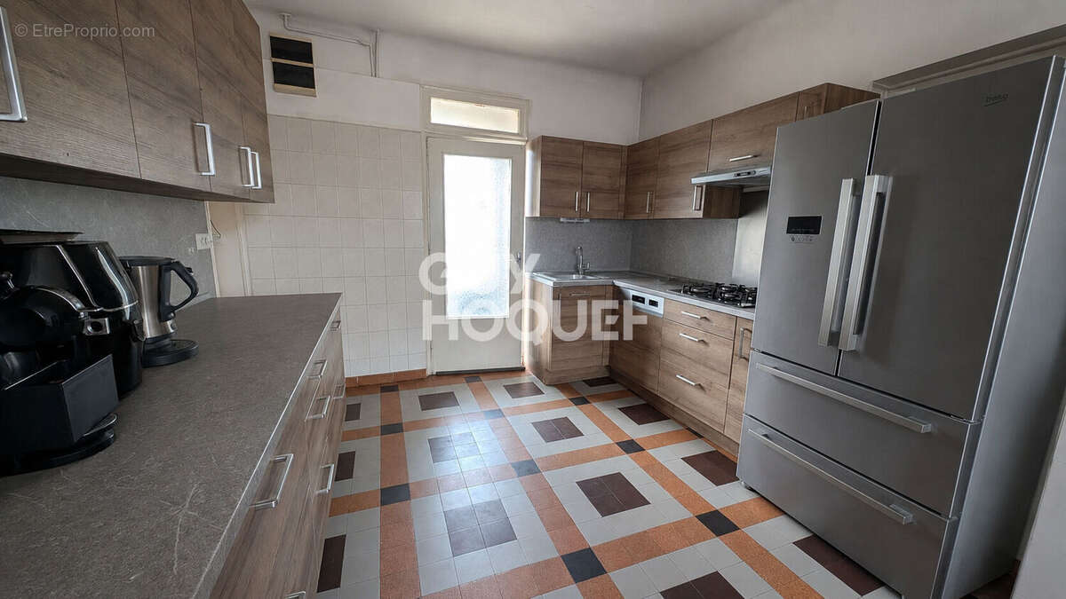 EPONE - Maison familiale 5 chambres et dépendance - photo 2