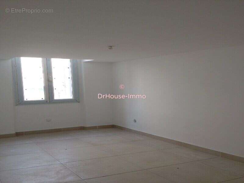 Appartement à MARSEILLE-1E