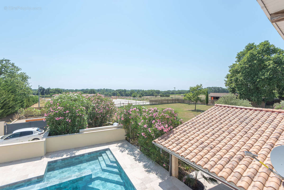 Charmante maison en pierre - 315m2 - creon - photo 4