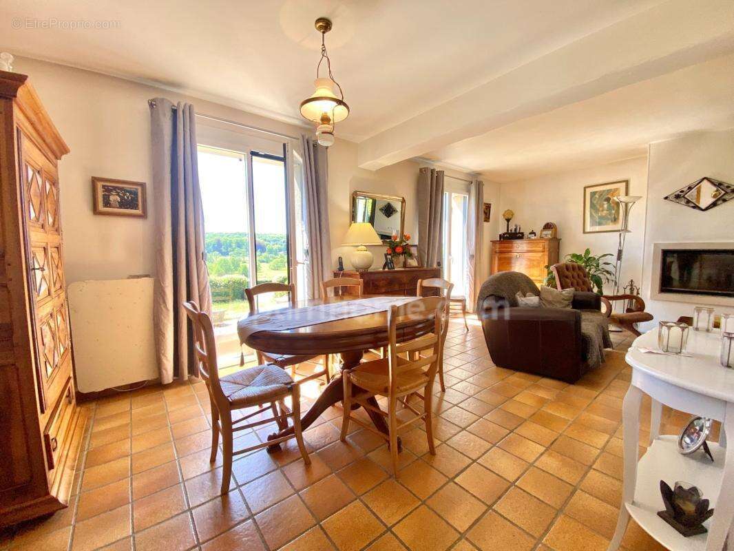 Maison à vendre, 4 chambres, Véranda, grand séjour, double garage, jardin arboré, vue dégagée - Proche ORBEC (14290) - photo 4