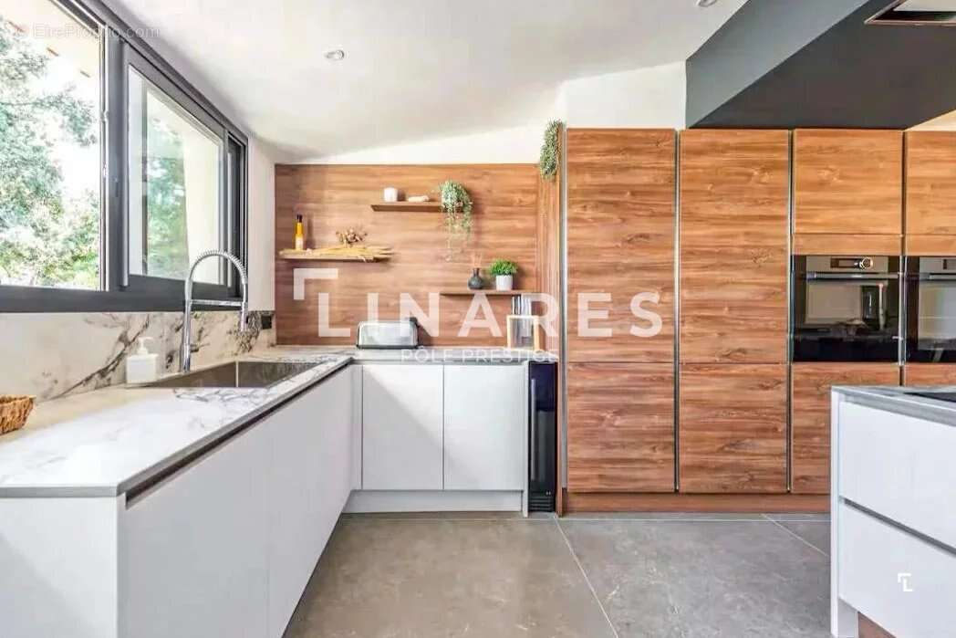 DESIGN & VIEW - Villa T7 de 250m2 - Vue Sainte Victoire - Terrain 2470m2 - Piscine - 13710 FUVEAU - photo 9