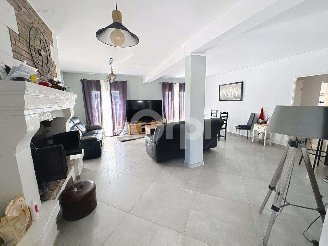 Maison à CHOISY-AU-BAC