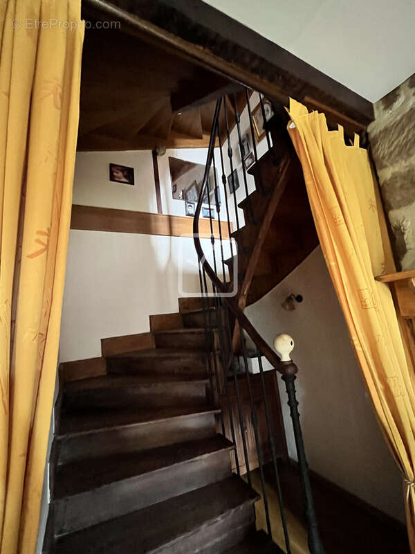 Maison à OBJAT