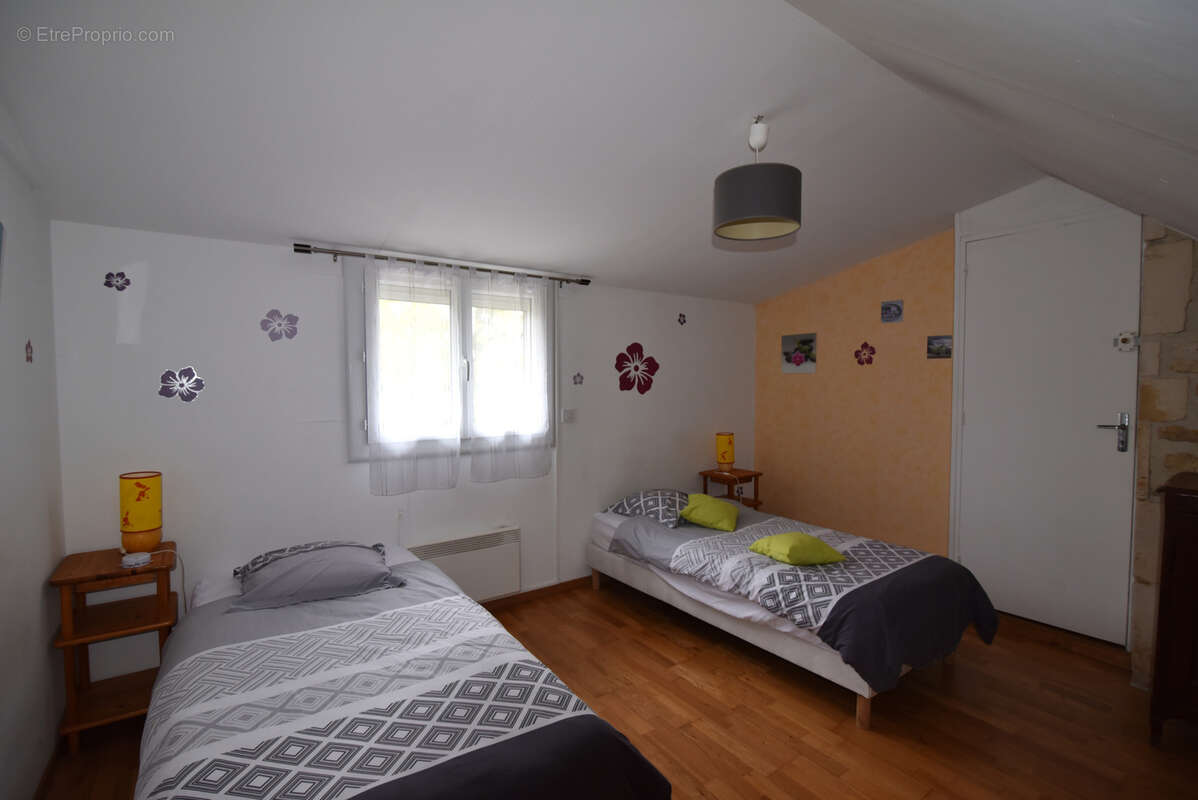 Maison à SAINTE-HONORINE-DU-FAY