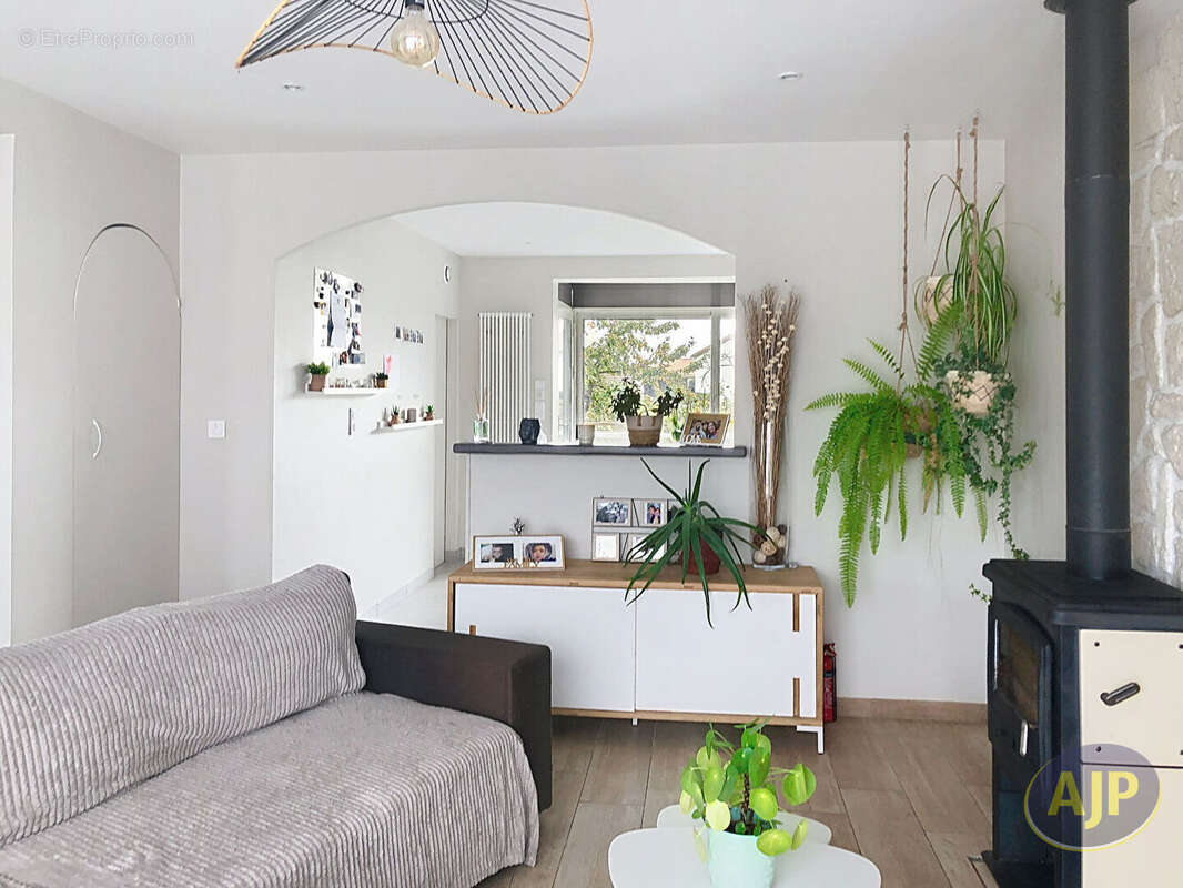 Maison à SAINT-LEGER-SOUS-CHOLET