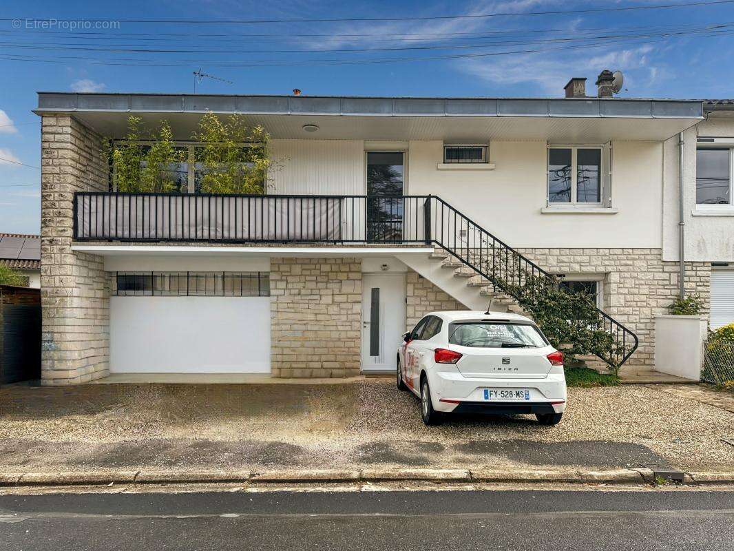 Maison à COULOUNIEIX-CHAMIERS