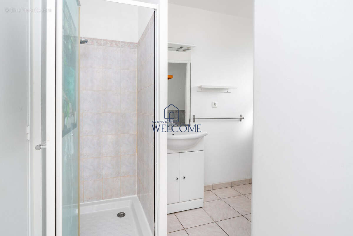 Appartement à UCHAUD